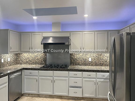 5th image of 3340 Johnson Ave