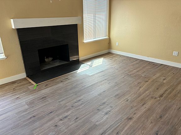 3rd image of 7990 Larwin Dr
