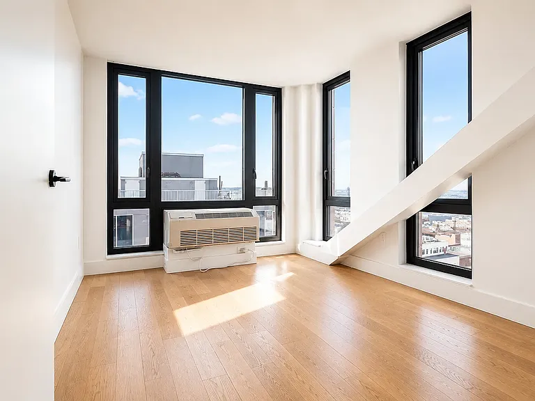 635 4th Ave #1101 — Photo 4