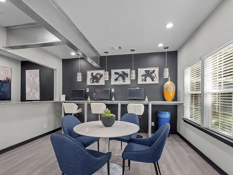 The Azul Apartments — Photo 18