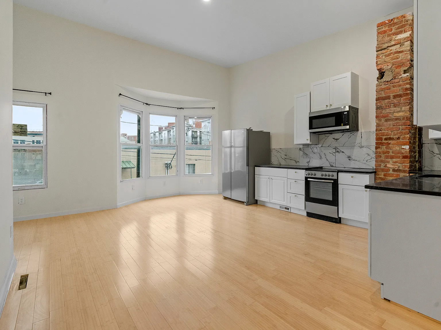 3 bed, 931 sqft, $1,750 — Photo 4