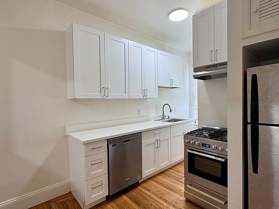 2nd image of 2256 Market St APT B