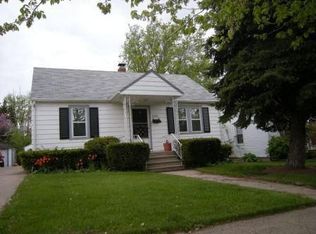 2502 W Ridgeland Ave, Waukegan, IL 60085
