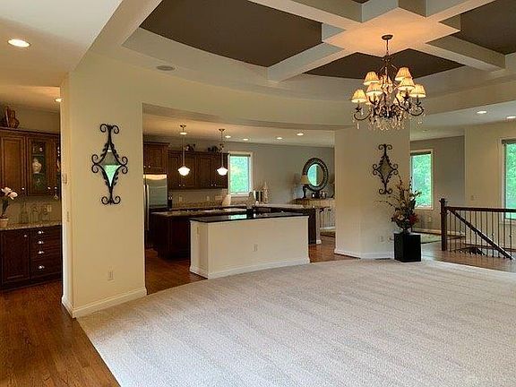 3rd image of 4580 Whispering Oak Trl