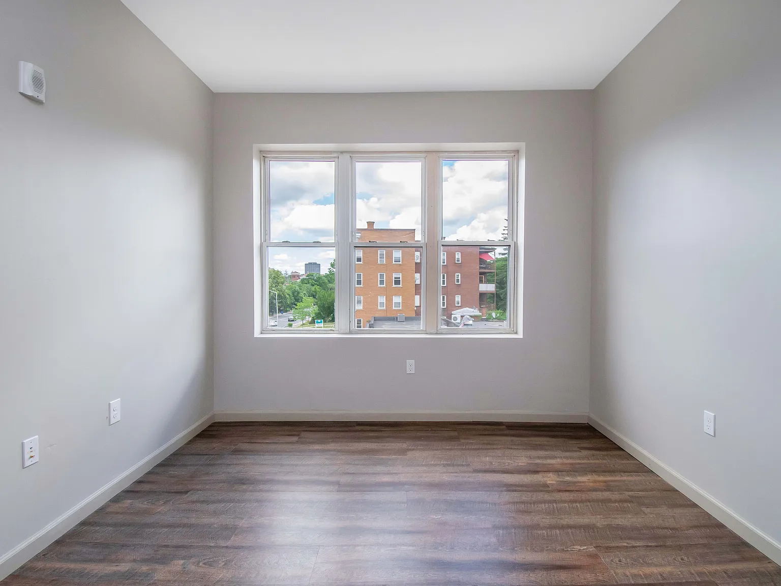 1 bed, 620 sqft, $1,350 — Photo 4