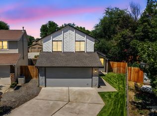 6135 N River Glen Pl, Garden City, ID 83714