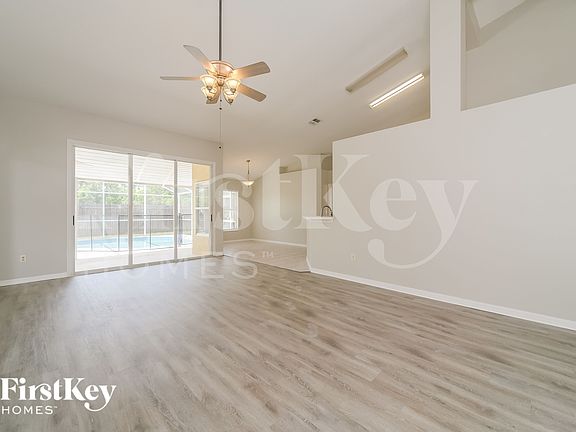 2nd image of 2841 Picadilly Cir