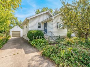1322 Powers St, Oshkosh, WI 54901