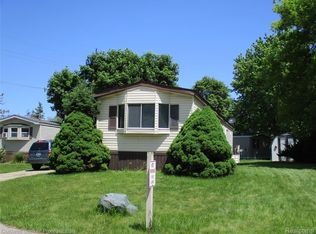 108 Deer Run, Lapeer, MI 48446
