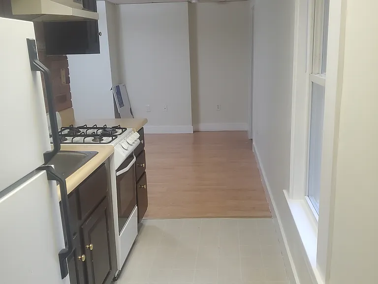 8 Maple Ave #D — Photo 10