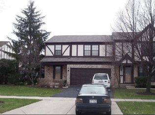 4571 Olmstead Dr, Hoffman Estates, IL 60192