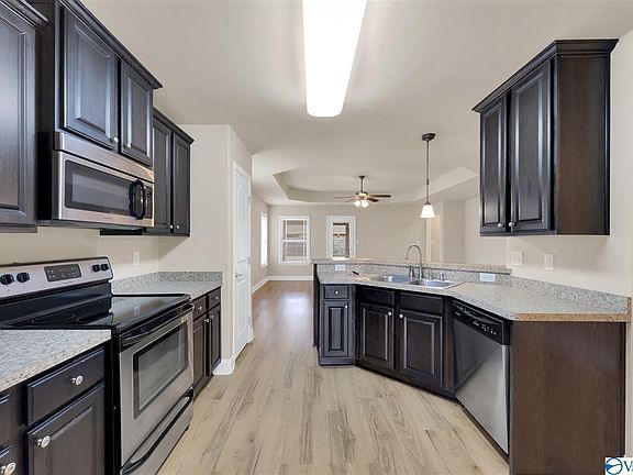 5th image of 5034 Montauk Trl SE