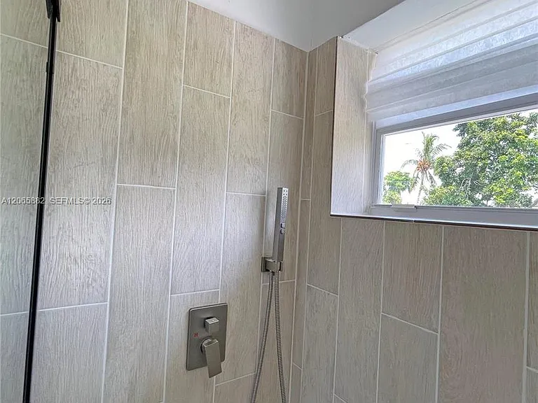 1606 NW 12th Ave — Photo 41