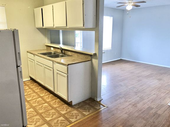 3rd image of 1051 Gillette Blvd APT 202