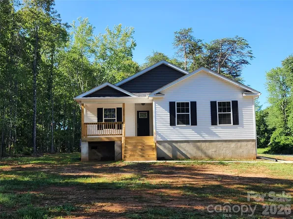 5900 Flamingo Dr #4, Conover, NC 28613