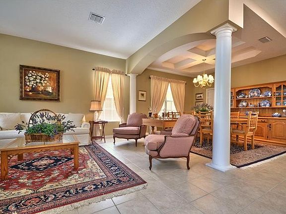 5th image of 10420 Greenmont Dr