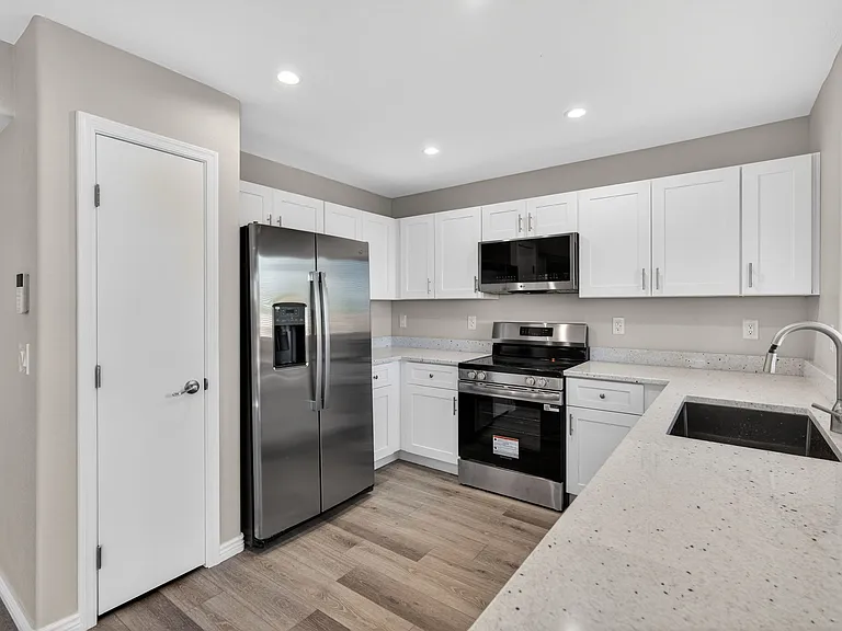 3624 N 106th Ln — Photo 11