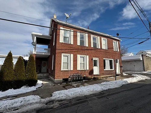 27 Filmore St Photo 1