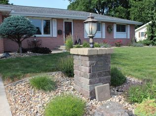 323 E Hazelwood St, Morton, IL