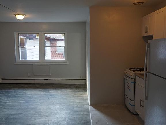 4th image of 161 N Arlington Ave #Studio