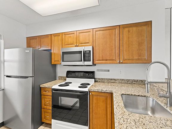 4th image of 2106 S Cypress Bend Drive #506