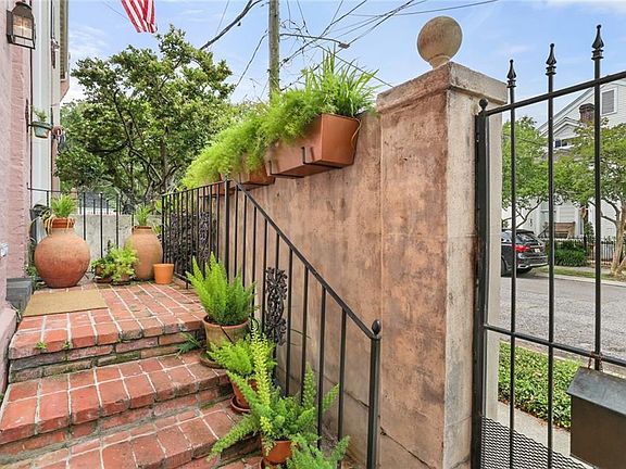 3rd image of 1223 Amelia St #1223