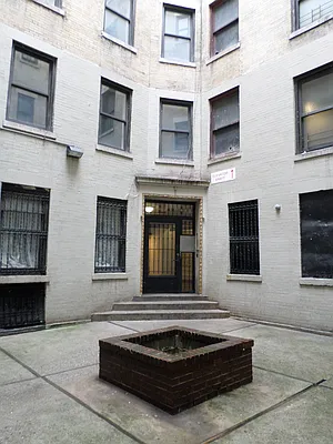 Rented by CoSo Apartments | media 36