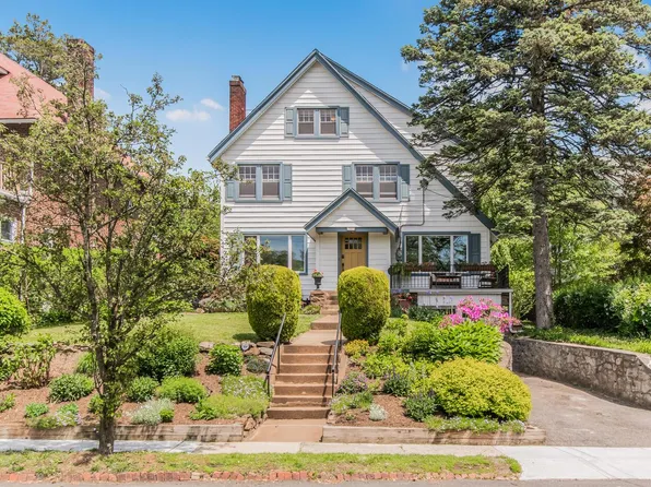 15 Pershing Avenue, New Rochelle, NY 10801