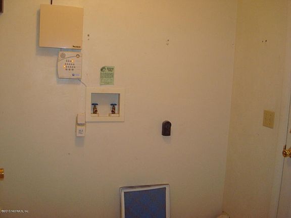 5th image of 2186 Lake St