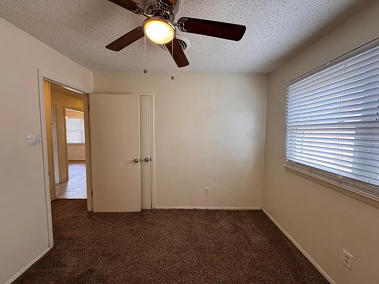 4425 Humble Ave — Photo 18