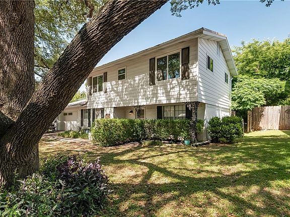 3rd image of 8517 Parkfield Dr