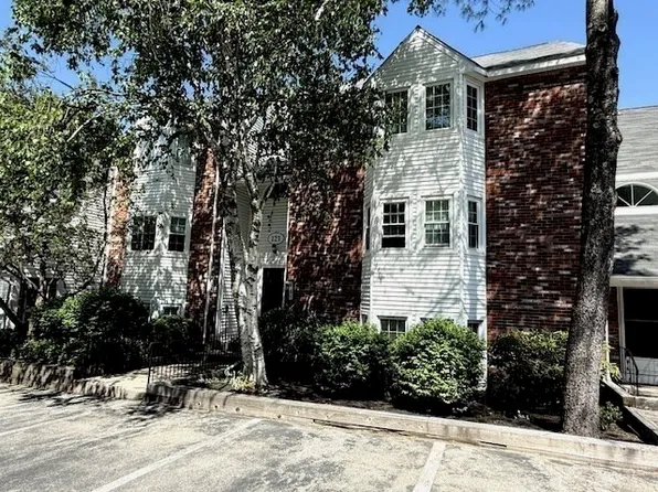 121 Tall Oaks Dr Unit F, Weymouth, MA 02190