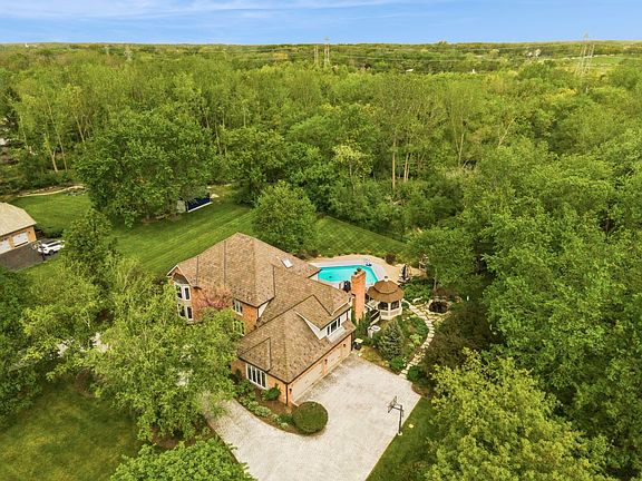 2nd image of 5632 Oakwood Cir