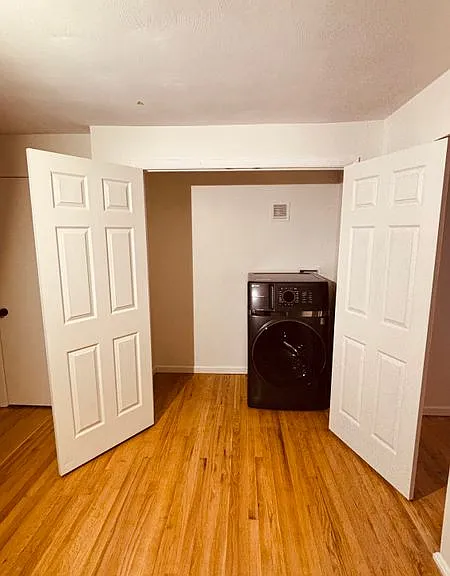 42 Young Ave — Photo 4