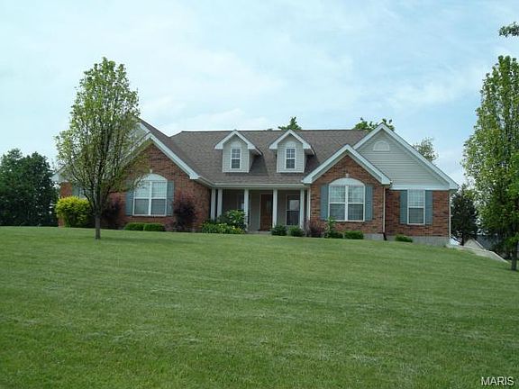 3rd image of 275 Bennington Dr
