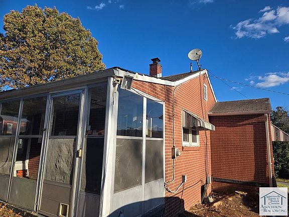 3rd image of 423 Clearview Dr