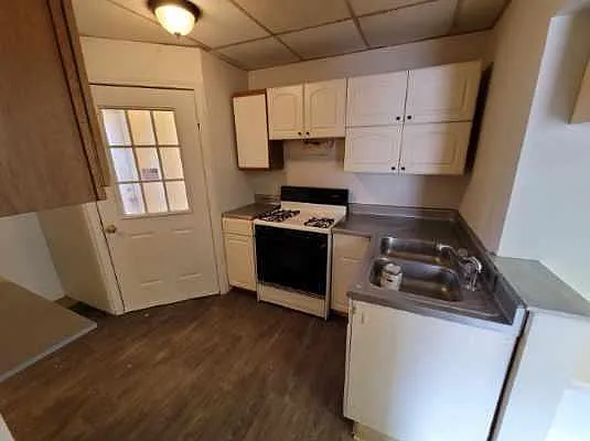 24 Howard St #2 — Photo 5