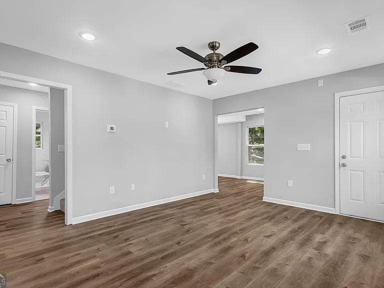 1080 Westmont Rd SW — Photo 6