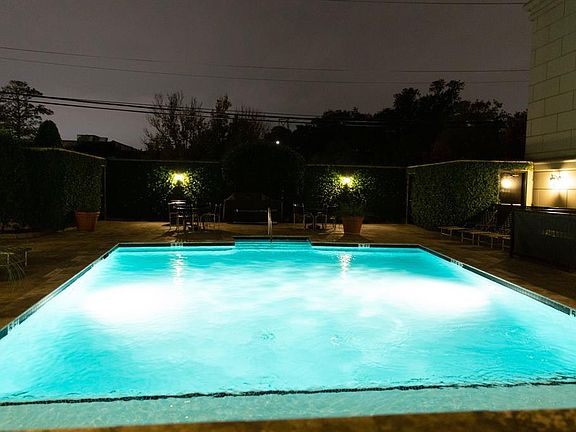 5th image of 1025 S Shepherd Dr Unit 108