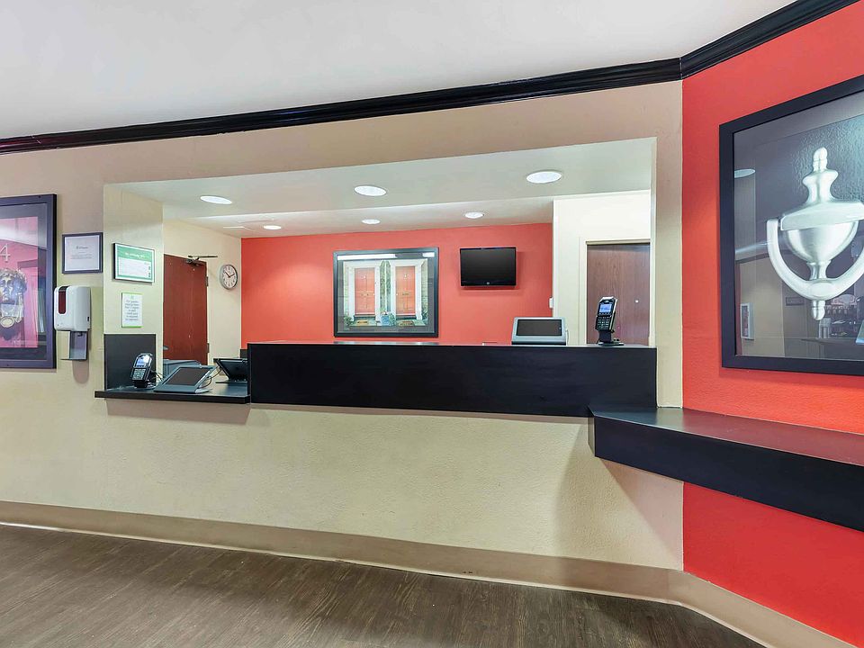 Lobby and Guest Check-in