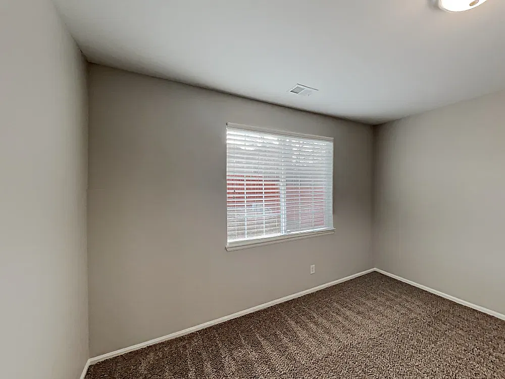 4 bed, 2190 sqft, $2,800 — Photo 3