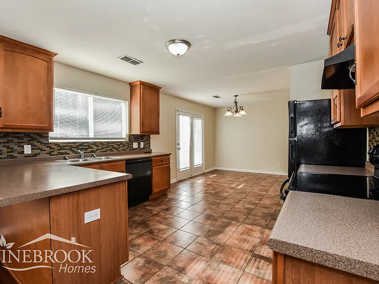 400 Jasmine Dr — Photo 7