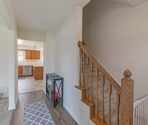 789 Linncrest--9