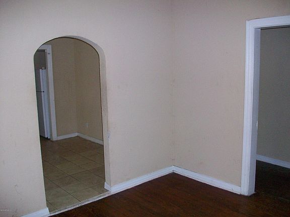 4th image of 263 Belfort St