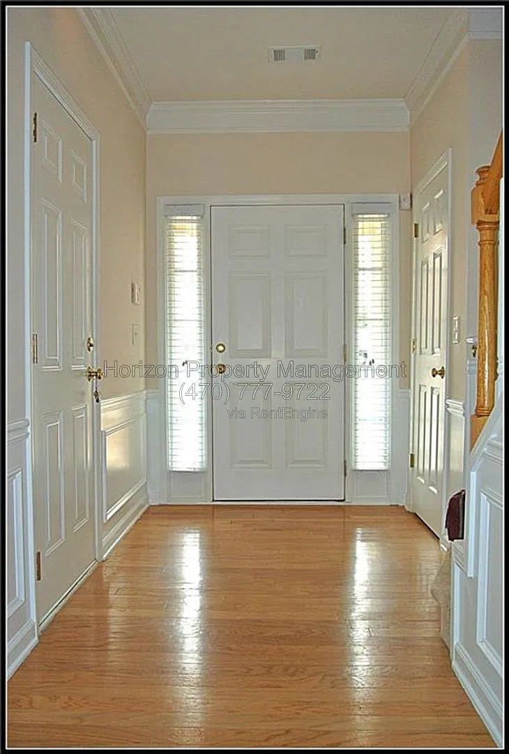 4 bed, 2.0 bath, 1690 sqft, $2,395 — Photo 4