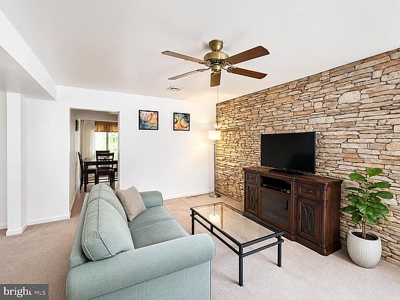 5th image of 2828 Buxton Ct