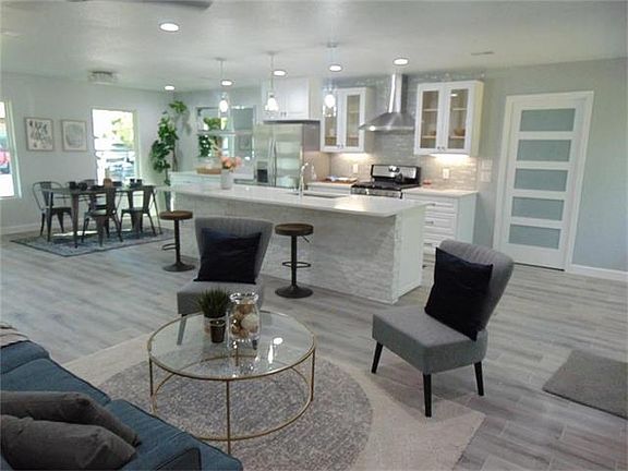 3rd image of 4909 Broadhill Dr