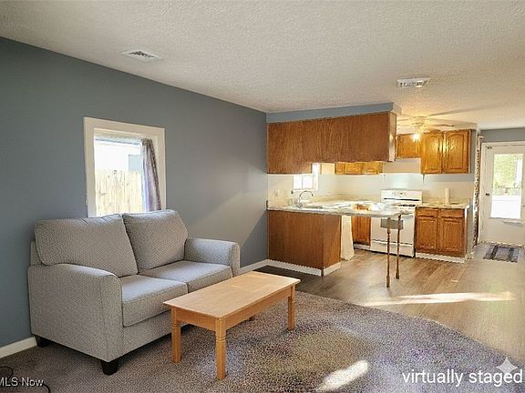 2nd image of 7889 Lake Shore Blvd