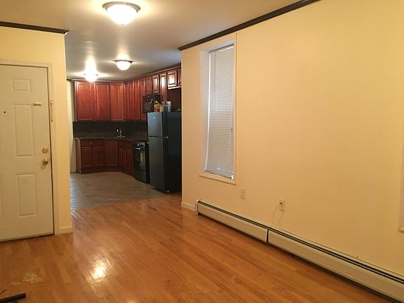 2nd image of 318 Forrest St #27Y