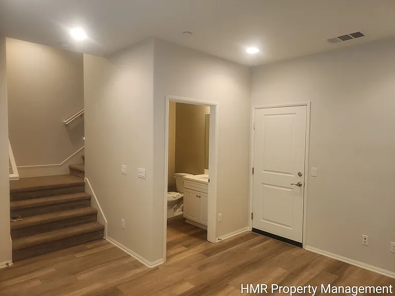6386 Pegasus Ct — Photo 25